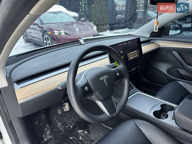 Седан Tesla Model 3 2021 в Киеве фото 23 Седан Tesla Model 3 2021 в Киеве