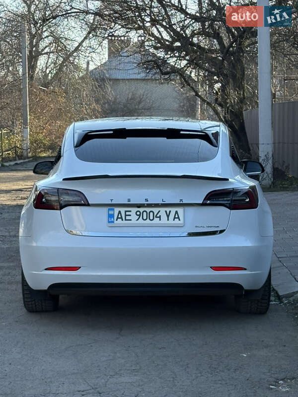 Седан Tesla Model 3 2019 в Кривом Роге