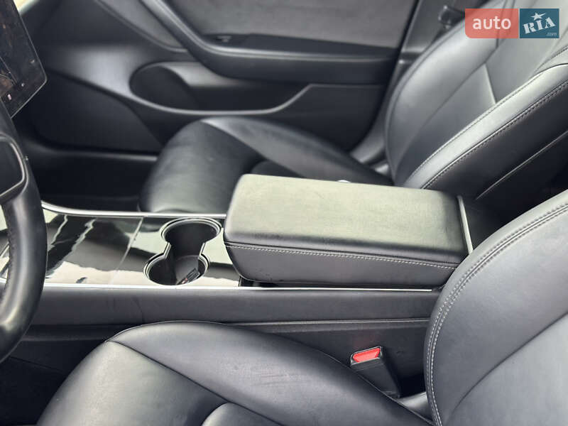 Седан Tesla Model 3 2018 в Дрогобичі фото 13 Седан Tesla Model 3 2018 в Дрогобичі