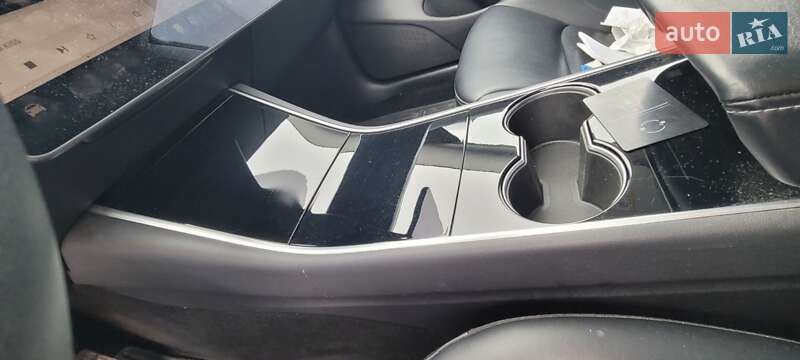 Седан Tesla Model 3 2019 в Львові фото 10 Седан Tesla Model 3 2019 в Львові