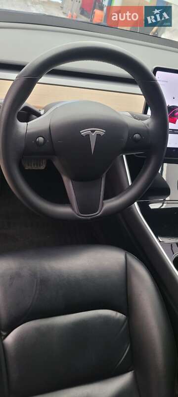 Седан Tesla Model 3 2019 в Львові фото 19 Седан Tesla Model 3 2019 в Львові