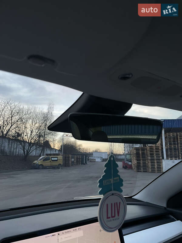 Седан Tesla Model 3 2020 в Львове фото 18 Седан Tesla Model 3 2020 в Львове
