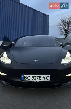 Седан Tesla Model 3 2020 в Львове