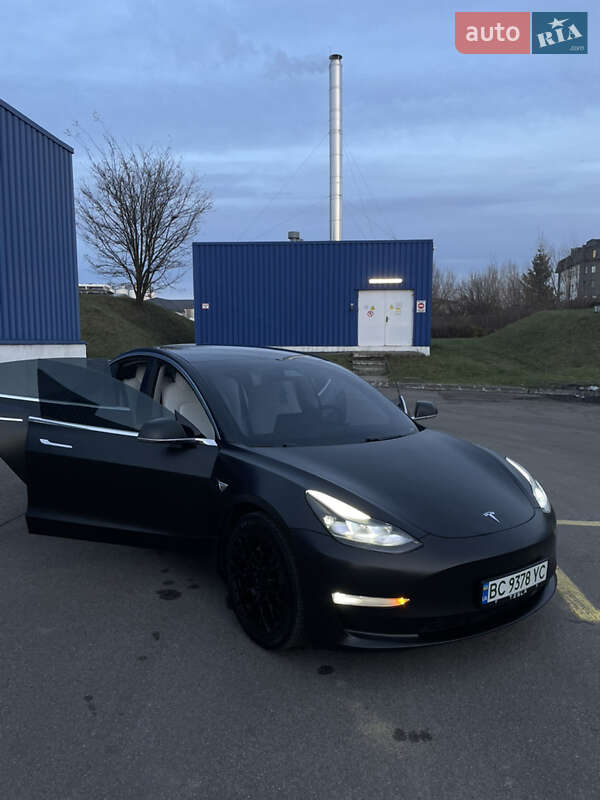 Седан Tesla Model 3 2020 в Львове фото 47 Седан Tesla Model 3 2020 в Львове