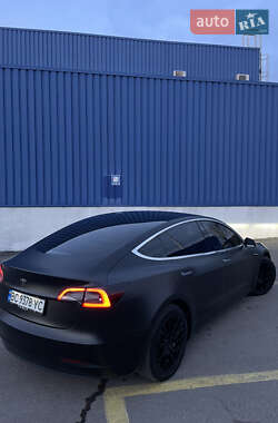 Седан Tesla Model 3 2020 в Львове