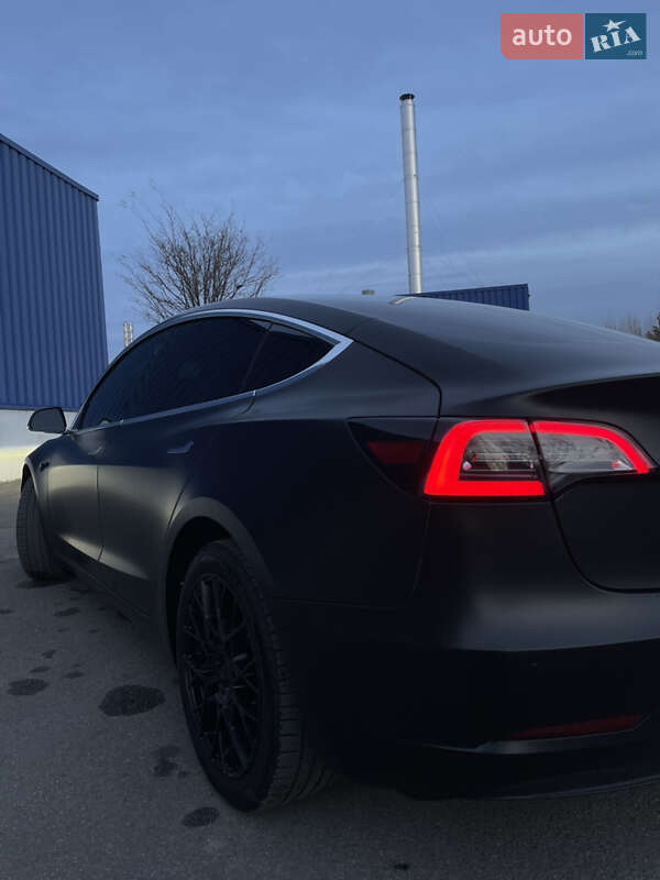 Седан Tesla Model 3 2020 в Львове фото 66 Седан Tesla Model 3 2020 в Львове