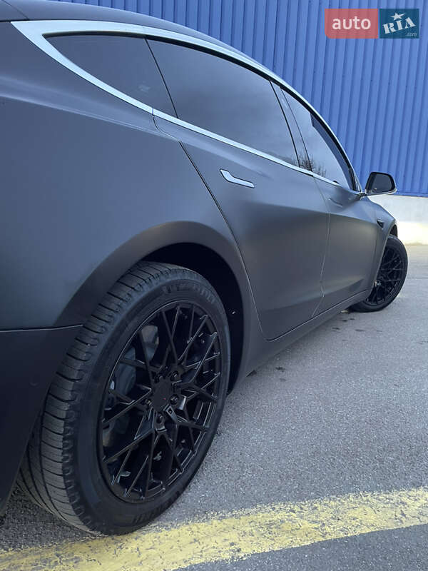 Седан Tesla Model 3 2020 в Львове фото 69 Седан Tesla Model 3 2020 в Львове