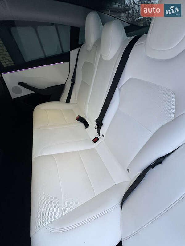 Седан Tesla Model 3 2024 в Запорожье