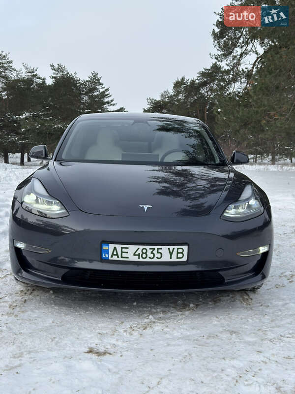 Седан Tesla Model 3 2023 в Днепре