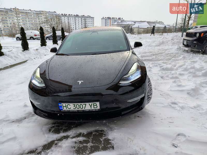 Седан Tesla Model 3 2018 в Ивано-Франковске