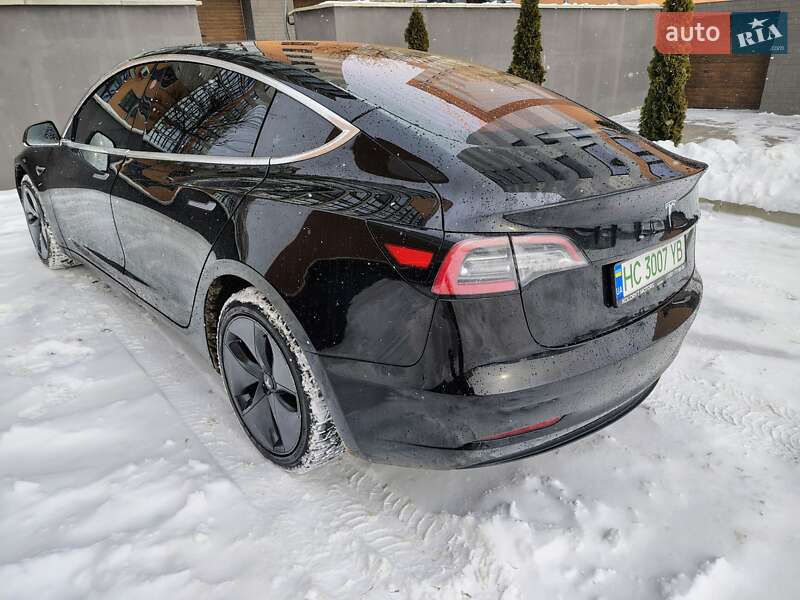 Седан Tesla Model 3 2018 в Ивано-Франковске