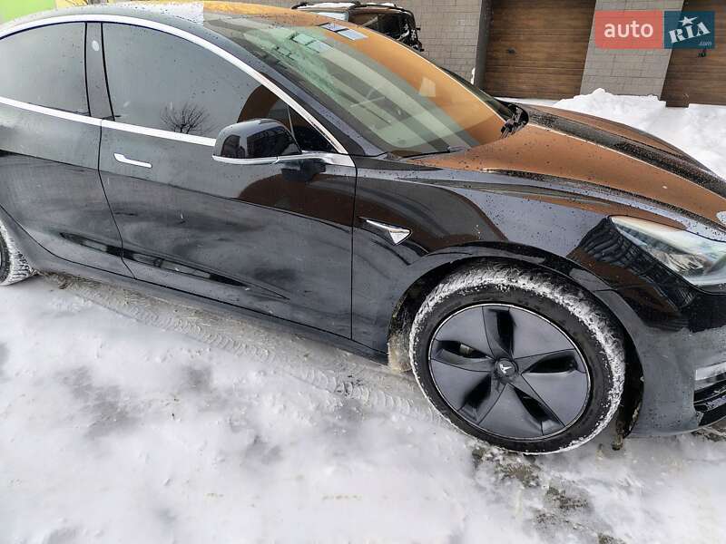 Седан Tesla Model 3 2018 в Ивано-Франковске