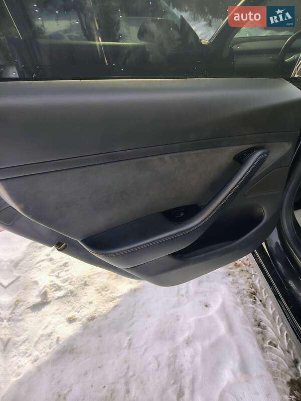 Седан Tesla Model 3 2018 в Ивано-Франковске