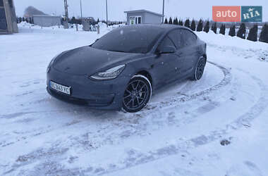 Седан Tesla Model 3 2022 в Городку