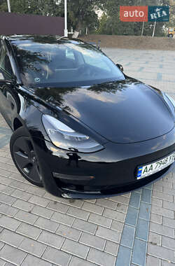 Седан Tesla Model 3 2023 в Ізмаїлі