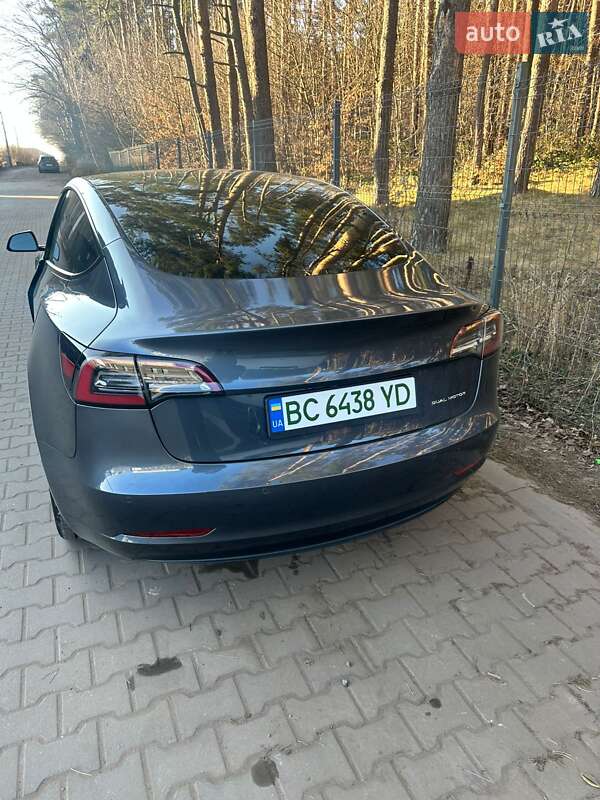 Седан Tesla Model 3 2021 в Ірпені