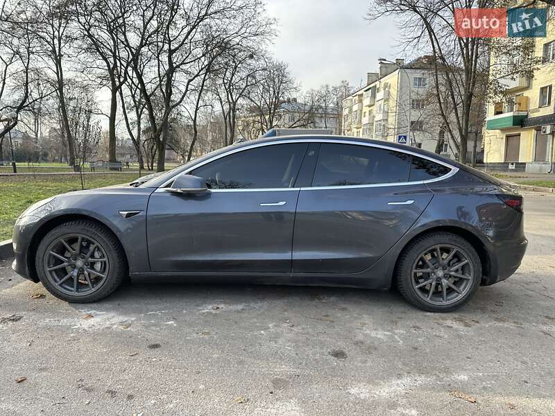 Седан Tesla Model 3 2020 в Киеве фото 3 Седан Tesla Model 3 2020 в Киеве