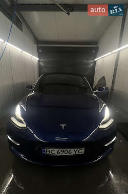 Седан Tesla Model 3 2018 в Львові