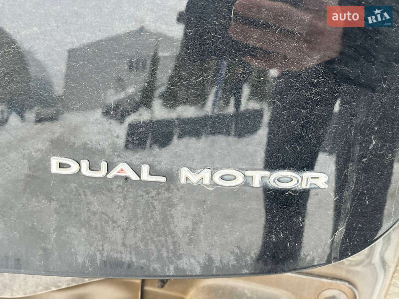 Седан Tesla Model 3 2018 в Луцке