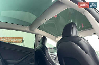 Седан Tesla Model 3 2022 в Львове