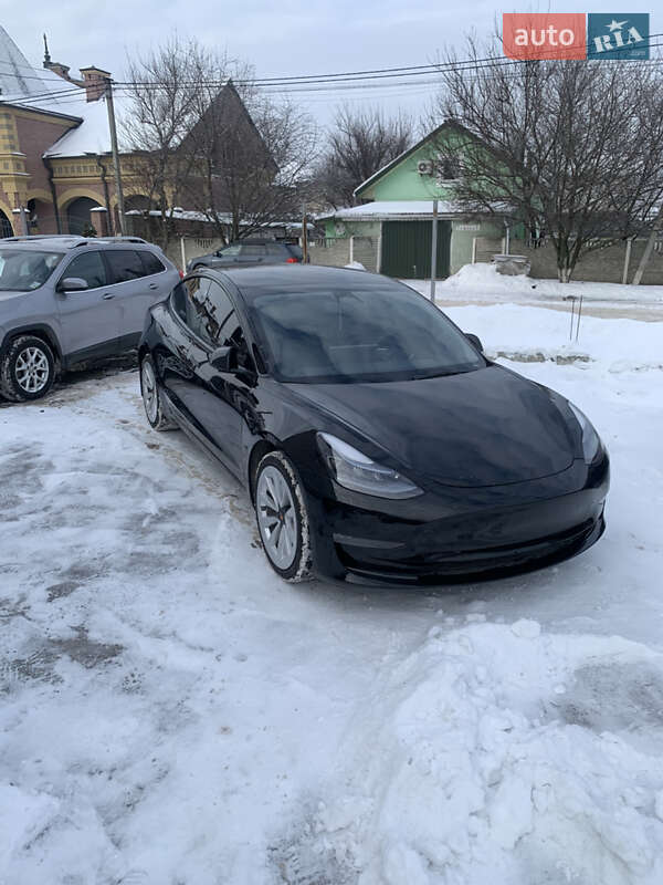 Седан Tesla Model 3 2023 в Киеве