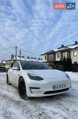 Седан Tesla Model 3 2021 в Киеве