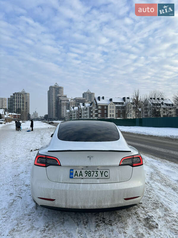 Седан Tesla Model 3 2021 в Києві