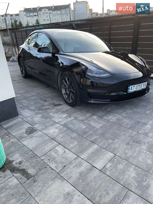Седан Tesla Model 3 2022 в Ивано-Франковске