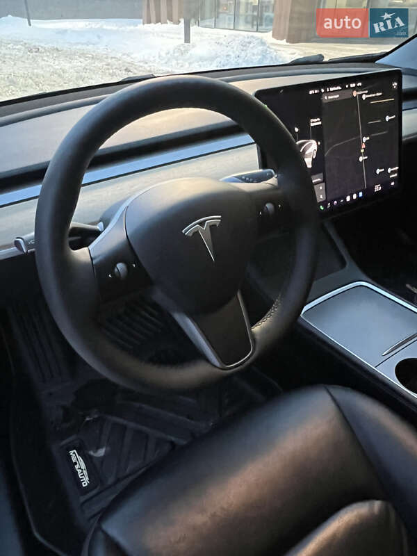 Седан Tesla Model 3 2021 в Ківерцях