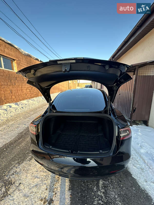 Седан Tesla Model 3 2021 в Дніпрі