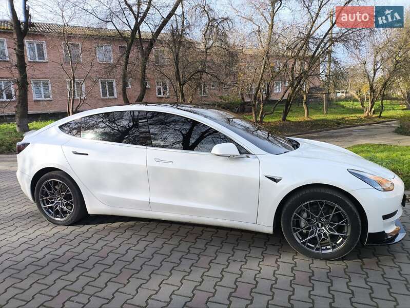Седан Tesla Model 3 2019 в Івано-Франківську фото 6 Седан Tesla Model 3 2019 в Івано-Франківську