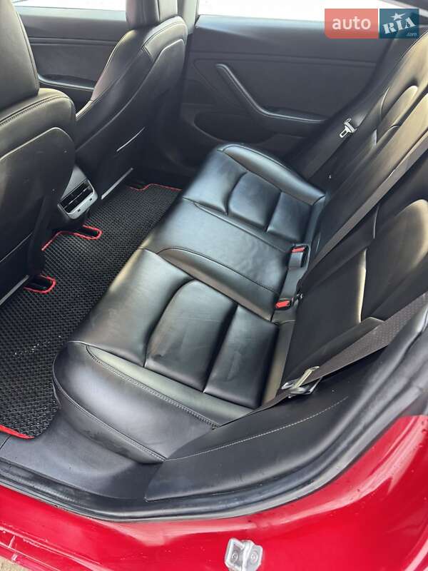 Седан Tesla Model 3 2018 в Киеве