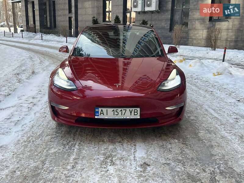 Седан Tesla Model 3 2018 в Киеве