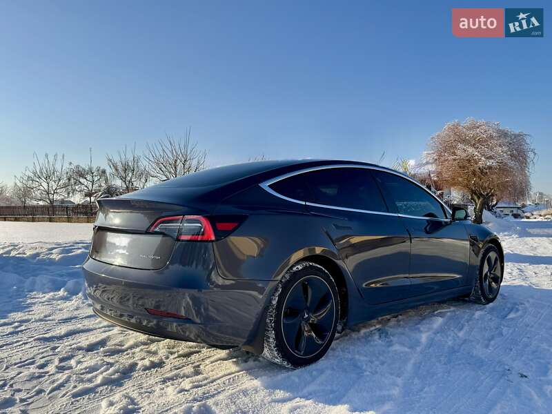 Седан Tesla Model 3 2019 в Киеве фото 6 Седан Tesla Model 3 2019 в Киеве