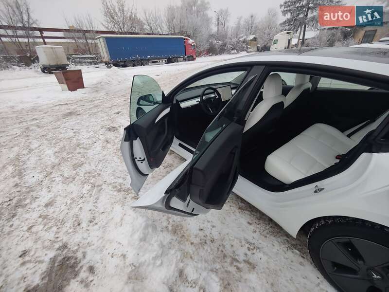 Седан Tesla Model 3 2021 в Киеве фото 25 Седан Tesla Model 3 2021 в Киеве