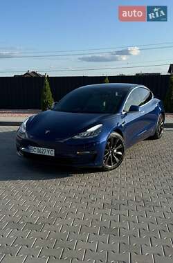 Седан Tesla Model 3 2020 в Львове