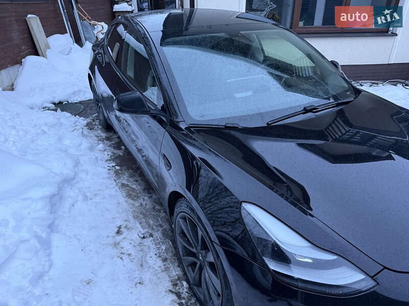Седан Tesla Model 3 2021 в Львове