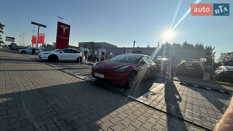 Седан Tesla Model 3 2019 в Киеве фото 5 Седан Tesla Model 3 2019 в Киеве