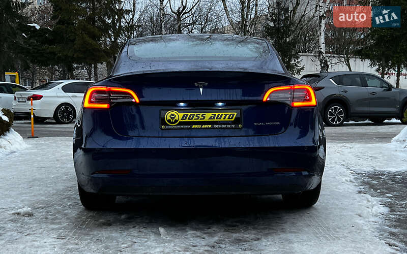 Седан Tesla Model 3 2019 в Львові