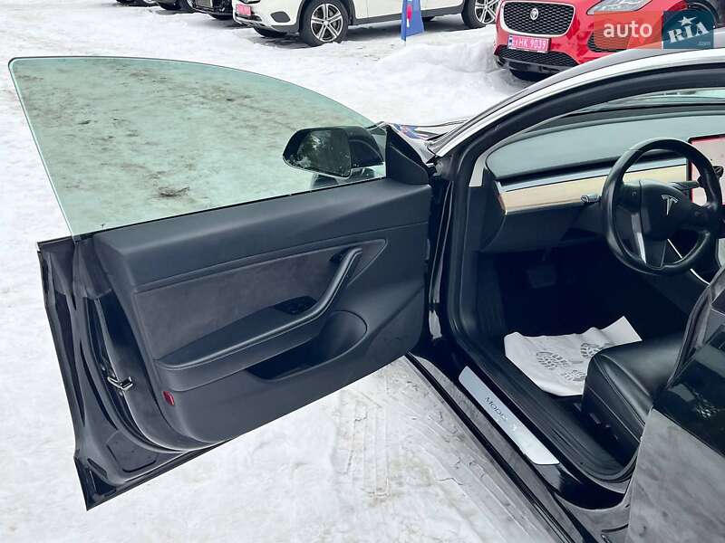 Седан Tesla Model 3 2018 в Луцьку