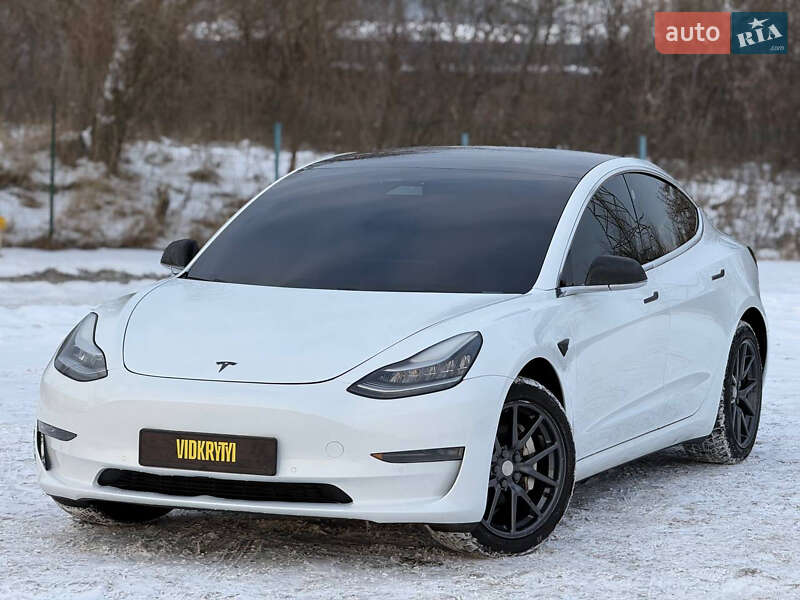 Седан Tesla Model 3 2019 в Киеве