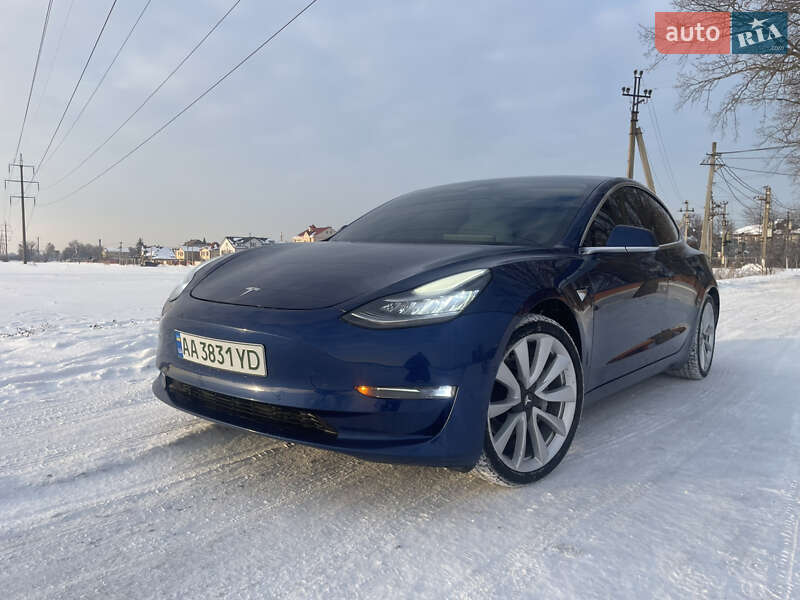 Седан Tesla Model 3 2020 в Києві