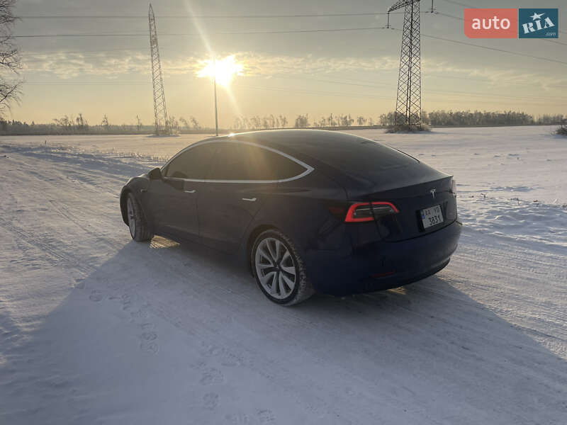 Седан Tesla Model 3 2020 в Києві