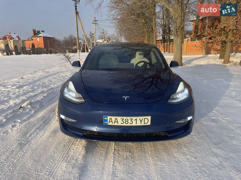 Седан Tesla Model 3 2020 в Києві