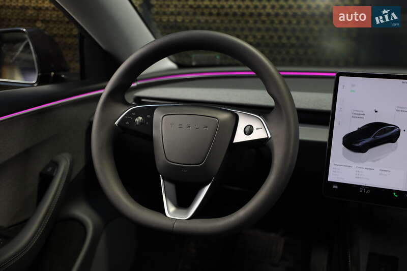 Седан Tesla Model 3 2025 в Луцьку