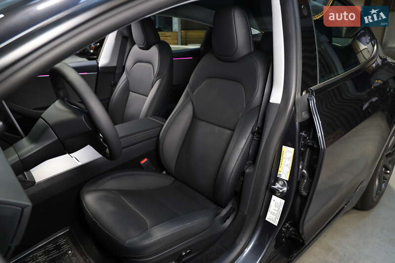 Седан Tesla Model 3 2025 в Луцьку