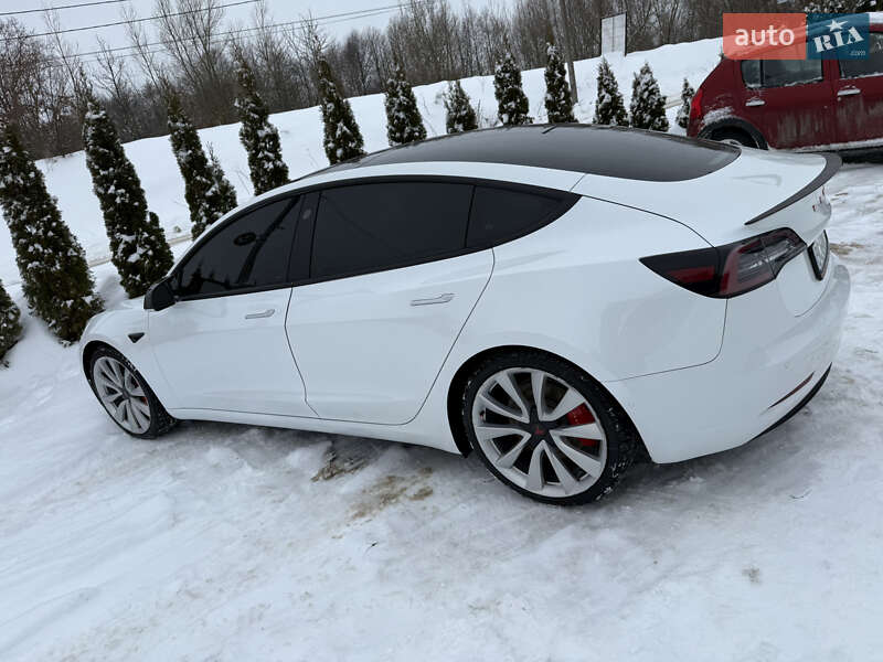 Седан Tesla Model 3 2019 в Винниках