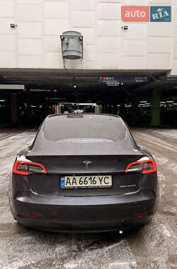 Седан Tesla Model 3 2022 в Києві