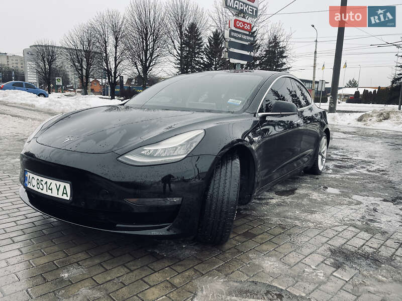 Седан Tesla Model 3 2018 в Луцьку