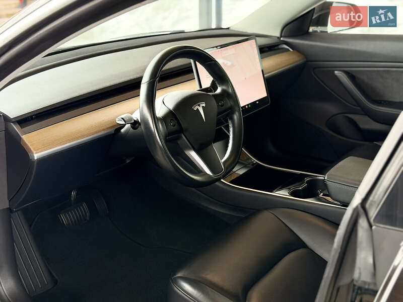 Седан Tesla Model 3 2019 в Львове фото 21 Седан Tesla Model 3 2019 в Львове